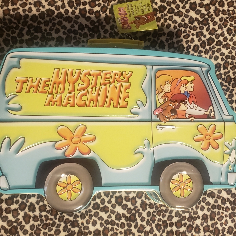 Vintage tin lunch box